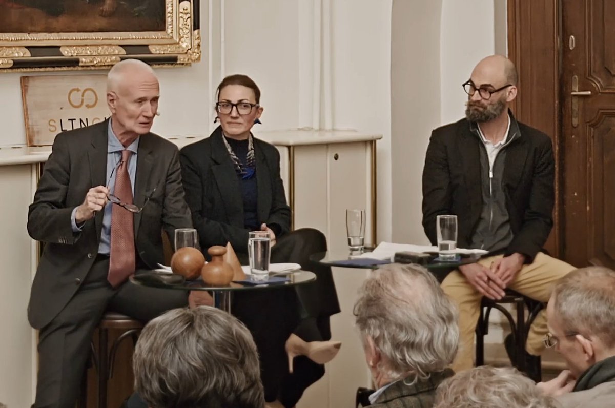 LobbyderMitte's tweet photo. Beim "Zukunfts Europa"-Event des SOLUTION-CLUB wurde um Lösungen oder gar "den großen Befreiungsschlag" für Europa gerungen. Paul Weichesmiller &amp; friends , @vtchakarova und ich referierten und diskutierten in @hofburg mit 50 geladenen Gästen. Zum Bericht: https://t.co/qxGLWtsyU9 https://t.co/Pvvp3ceiaU