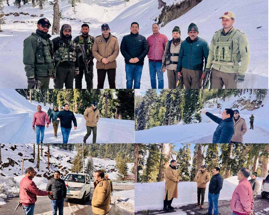 dcdodaofficial's tweet photo. ADC Bhaderwah Sh. Sunil Kumar Bhutyal inspects snow clearance work at Guldanda tourist spot, directs departments to expedite road clearance to ensure safe and smooth movement for tourists and locals.
#Bhaderwah #Guldanda #SnowClearance #TouristSafety #WinterPreparedness https://t.co/JJsW7Rrs71