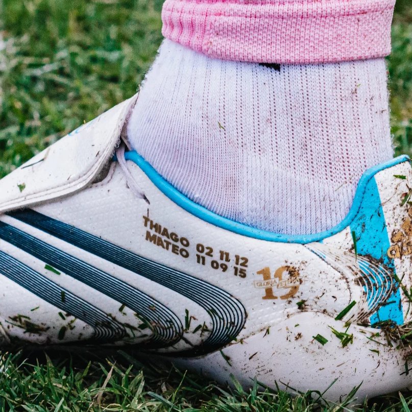 centregoals's tweet photo. 🇦🇷💫 Lionel Messi has Thiago and Mateo’s names on his boots, along with their birthdays.

[📸 IG/shneyderth] https://t.co/XAOr3xmJOa