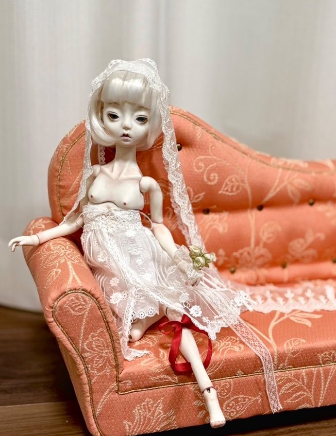 オンラインストアもオープンしました😊

たくさんのお人形たちのショット📷がありますので、見ているだけでも楽しいサイトです😆💕
良かったら覗いてみてください🎀