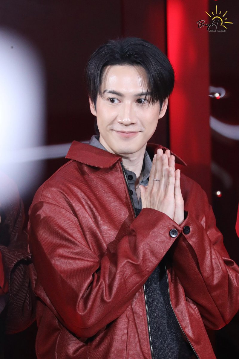 ตกหลุมรักคนเดิมซ้ำๆ☺️❤️

GREATBRIGHT WITH LOREAL

#LOrealTriplePowerXGreatBright
#brightrpp #ไบร์ทรพีพงศ์ 
#BrightRapheephong