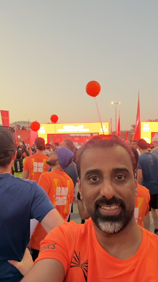 أتممت مع أخي <a href="/alameenco/">الأمين الحازمي</a> الماراثون الكامل   
(٤٢ كيلو) 🏃🏻‍♂️ 💪🏼 للسنة الرابعة على التوالي  بحمد الله في #ماراثون_الرياض 

بلغ عدد المشاركين اكثر من 50 الف ، وهذا يعكس نضج اجتماعي بأهمية #الرياضة و #الصحة ونجاح برامج الرؤية في تعزيز #جودة_الحياة

نلتقي الماراثون القادم باذن الله 😊