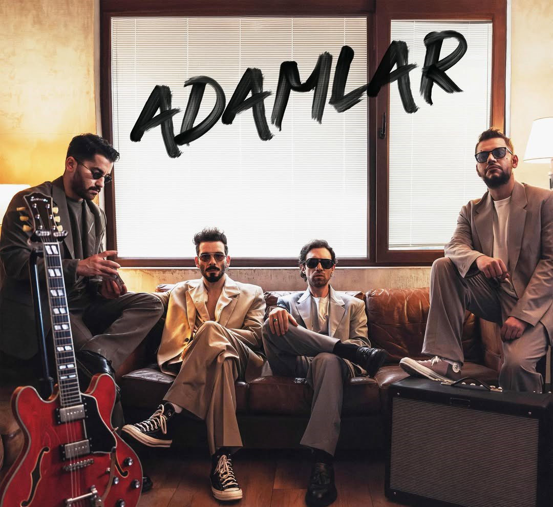 Adamlar geri dönüyor.