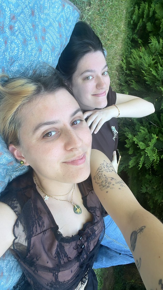 lou ✮꙳⋆☽ tweet media