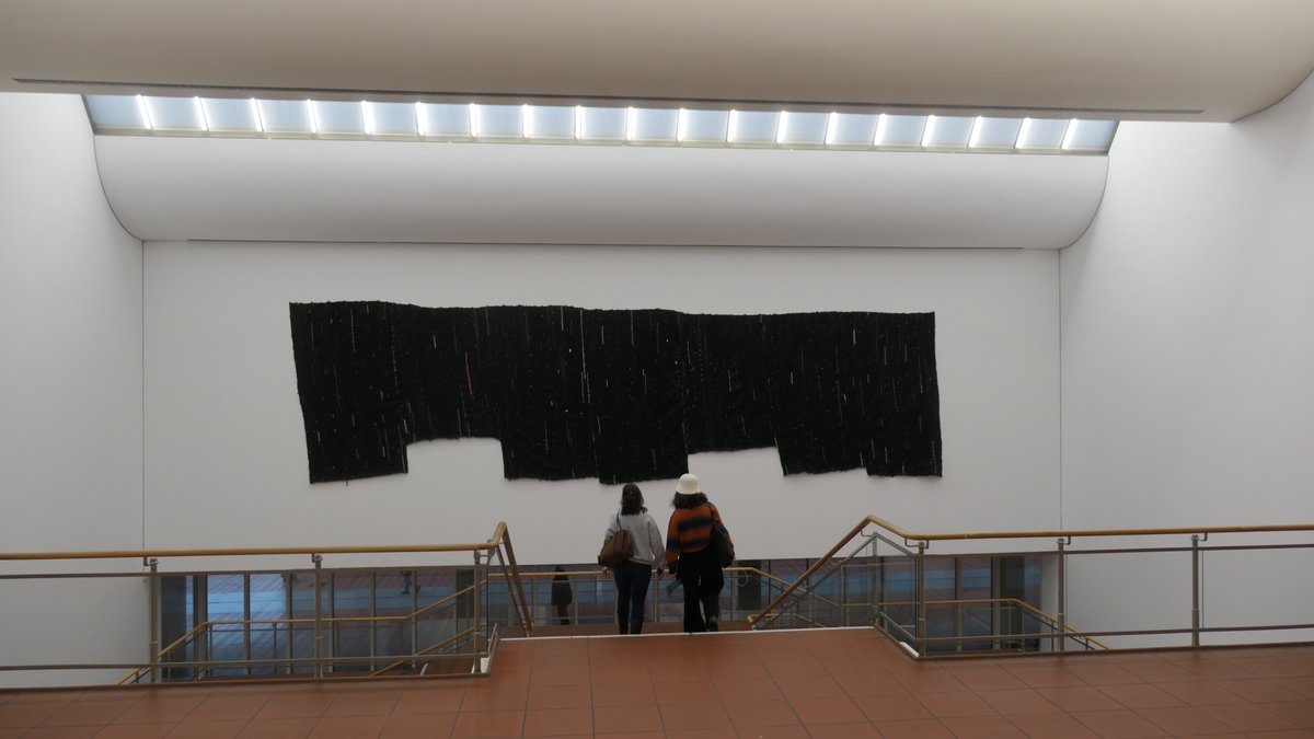 Kurtlehberger's tweet photo. "Shanduko nhema“ - Schwarze Rückforderung – von Kresiah  Mukwazhi, Simbabwe
Weiterlesen… https://t.co/7xwAYmaeys
#kresiahMukwazhi #Simbabwe #art #kunst #museumludwig https://t.co/sweq2GB2CE