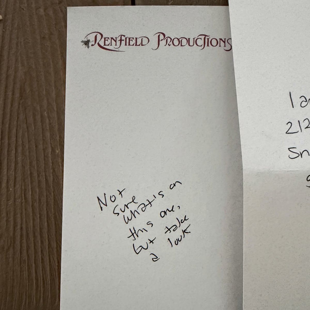 Joe Dante a envoyé à un fan par courrier la 1ère version de Gremlins (de 160 minutes) avant qu'elle soit retouchée plus tard pour la sortie en salle (pour une durée de 106 minutes).
Et elle vient d'être déposée à la meilleure société de numérisation a Seattle pour restauration.