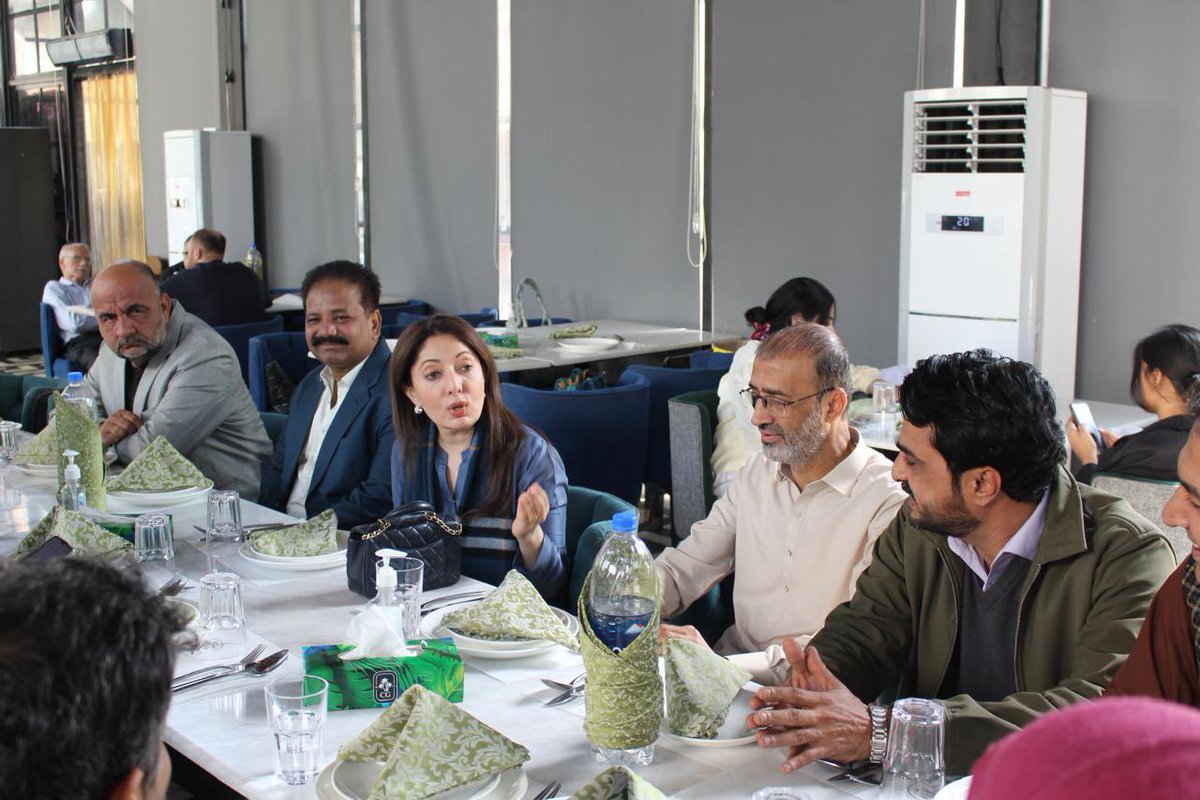 sharmilafaruqi's tweet photo. Hosted a lunch for the newly elected body of the Karachi Press Club together with my information secretaries, along with Rauf Nagori, Secretary Karachi Division, and Waqar Mehdi, Secretary Pakistan Peoples Party Sindh.
The interaction reaffirmed the importance of a free, responsible, and independent press in strengthening democratic values and public accountability. Participants emphasized the need for sustained engagement between political leadership and the media and extended best wishes to the newly elected body for a successful tenure.
@KarachiPressClub @MediaCellPPP @BBhuttoZardari @WaqarMehdiPPP1 @RaufNagori
#KarachiPressClub #FreePress #ResponsibleJournalism #Democracy #MediaAndDemocracy #PPP #Karachi #JournalismInPakistan