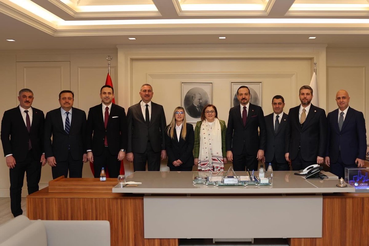 Ak Parti Türk Devletleri İle İlişkiler Başkanlığı olarak Başkanımız Prof. Dr. Kürşad Zorlu ile Gaziantep şehrimizde bir dizi etkinliğe katılarak çeşitli temaslarda bulunduk. Konukseverlikleri için Fatma Şahin Başkanımıza, Belediye Başkanlarımıza, İl Başkanlığımıza teşekkürler.