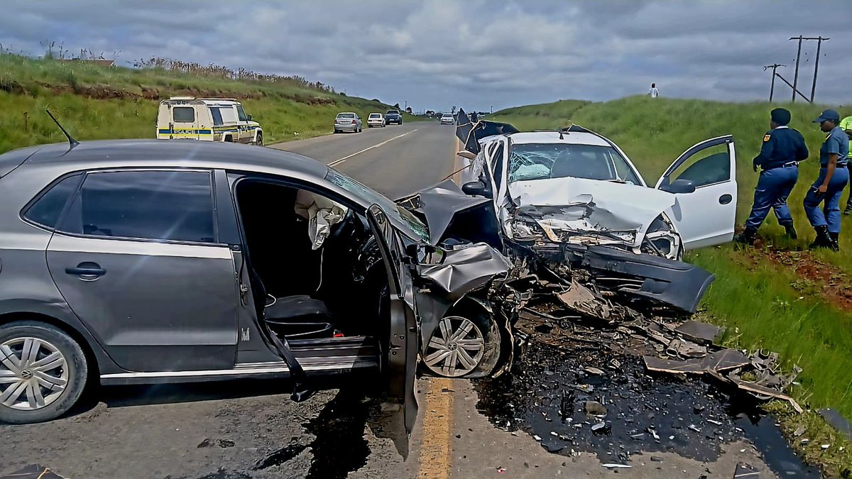 lnnocent191535's tweet photo. #Crash on R61 by Nyandeni, Mthatha
#ALSParamedics on scene
#EC_TrafficAlert https://t.co/W1CZSJUUIf