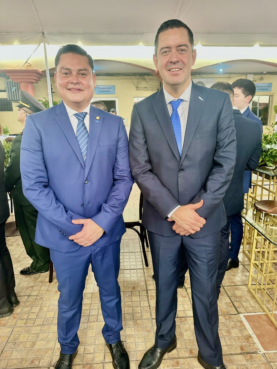 Felicidades hermano y nuevo Secretario de Finanzas <a href="/eehercules/">Emilio Hercules</a>