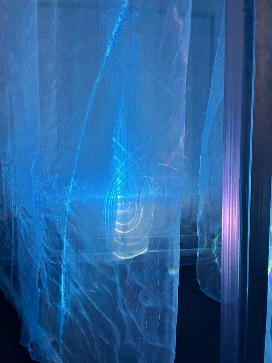 青っていいよね。

日本画
雨模様／木下 怜奈
残響／阿部れいな

先端芸術表現
フレーム／須崎陽