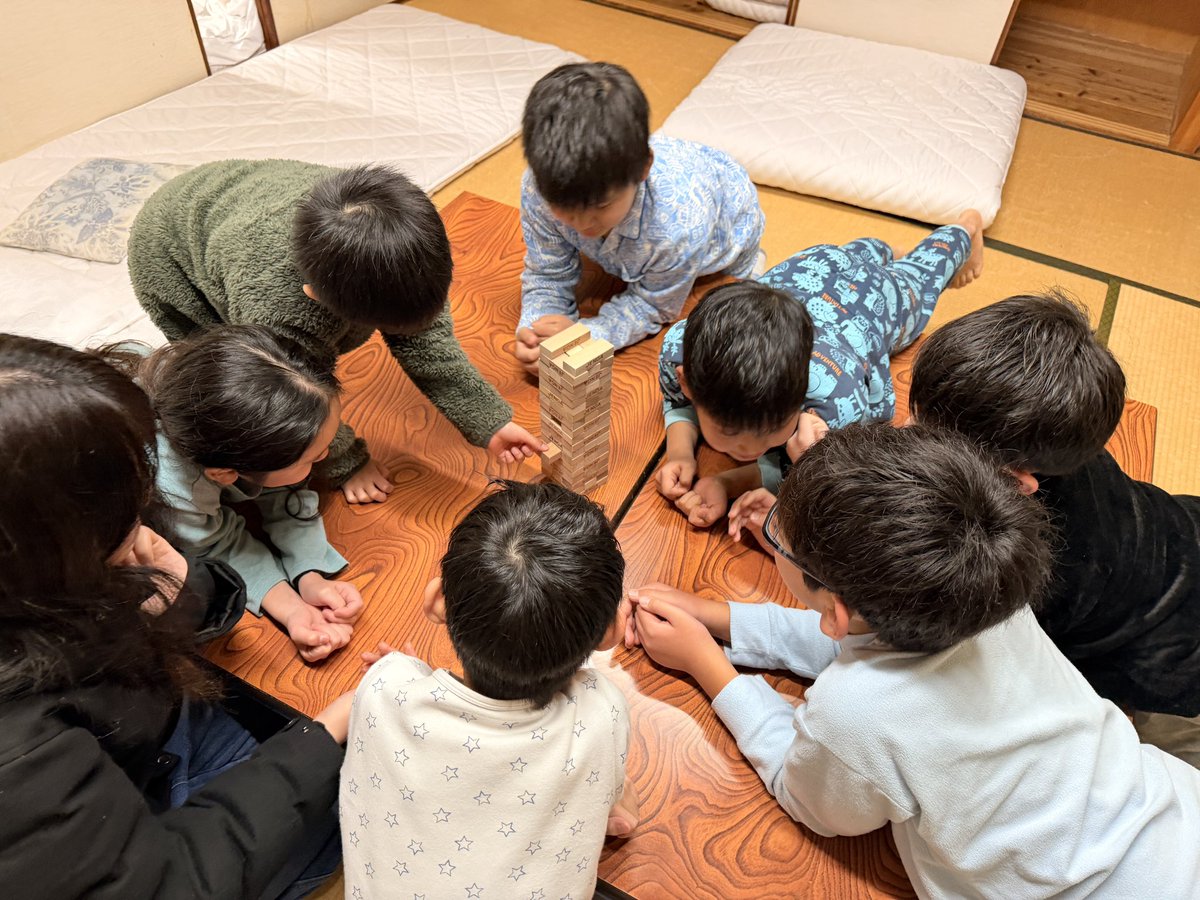 【君の旅キャンプ】
〜廃線トンネル探検〜

夜ご飯前に山登り⛰️
夜はジェンガ大会！🎉
とっても元気な子どもたちです😆

#こども
#アウトドア
#キャンプ
#ジャパンアウトドアファクトリー
#子どもキャンプ
#JOFあわくらキャンプ