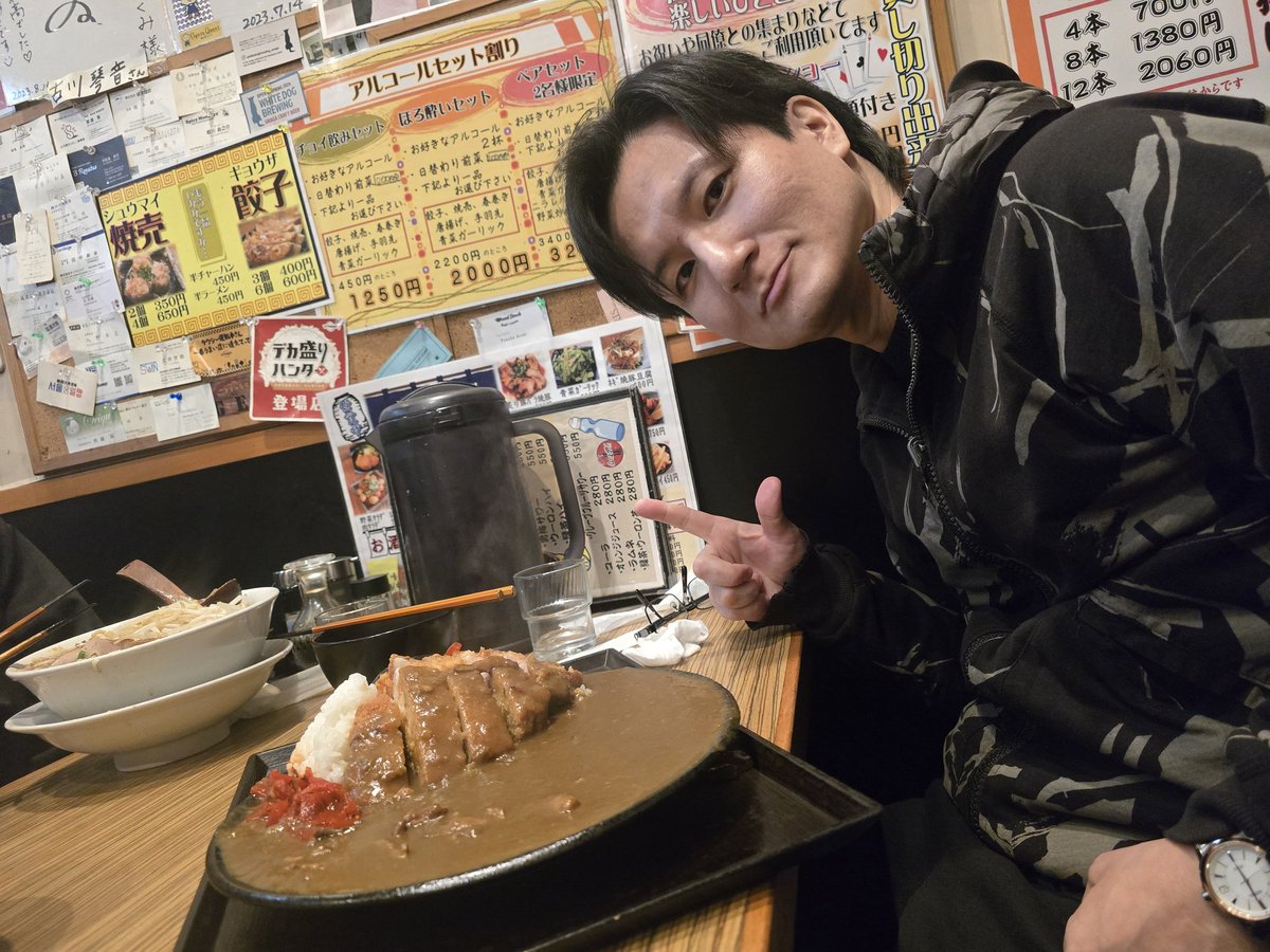 dream_studio_'s tweet photo. 皆勤賞で中華ダイニングたくみに行ってきました(ﾉﾟ∀ﾟ)ﾉチャーシュー炒飯大盛りを頼みましたが結構きましたねー(っ｀Д´)っ･:∴

#EYEPROJECT
→皆勤賞で今回は中華ダイニングたくみへそのあとに何件かはしご←（ゴニョゴニョ）

NEXT→１１日のプラモオフ会 https://t.co/0hjw327iNW