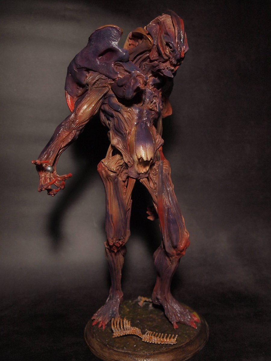 dagashineko's tweet photo. フューチャーモデルズ製、竹谷隆之氏原型の「EROSIVE GUYVER」塗り終わり!
検索して出てくる作例とにらめっこして頑張りましたわ。難しいけど楽しかった✨️
ベースには骨などを配置してチックに仕上げ。
キットは10年程前に再販されたもの。
#FEWTUREMODELS
#竹谷隆之 https://t.co/WbT272MbxH