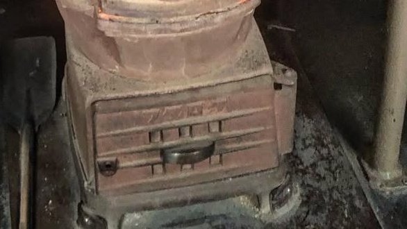 マニアック五所川原プロジェクト報告会見てました。様々な取組みの発表がなかなかです。
ストーブ列車の事を話していたのでチャットで投稿、あの石炭ストーブは、鋳物の街 埼玉県川口市の福禄ストーブです。川口市と五所川原市が繋がったら良いね。石炭ストーブの前面に「フクロク」の文字！
#五所川原