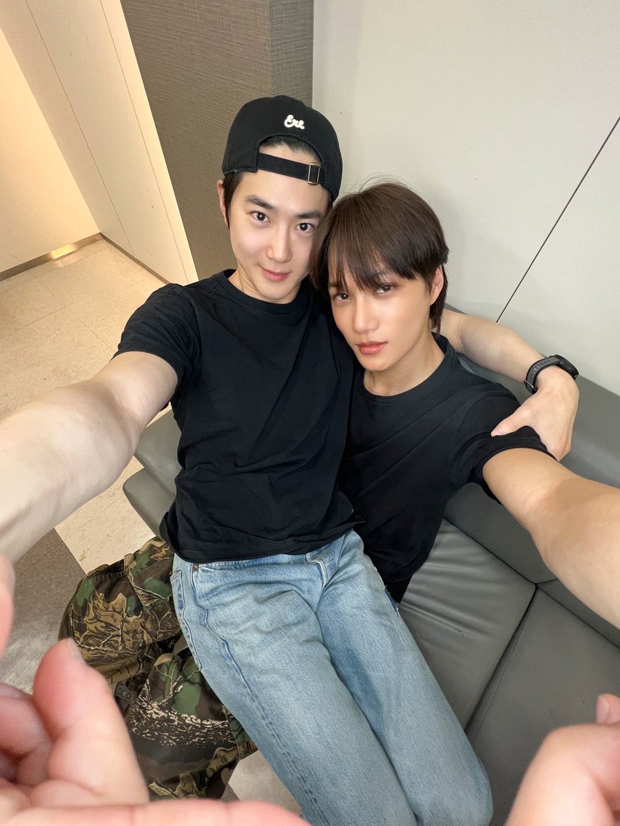 starfess's tweet photo. Papih Suho sekarang dipangku ramean😍 -star
https://t.co/GFtAQC12cg