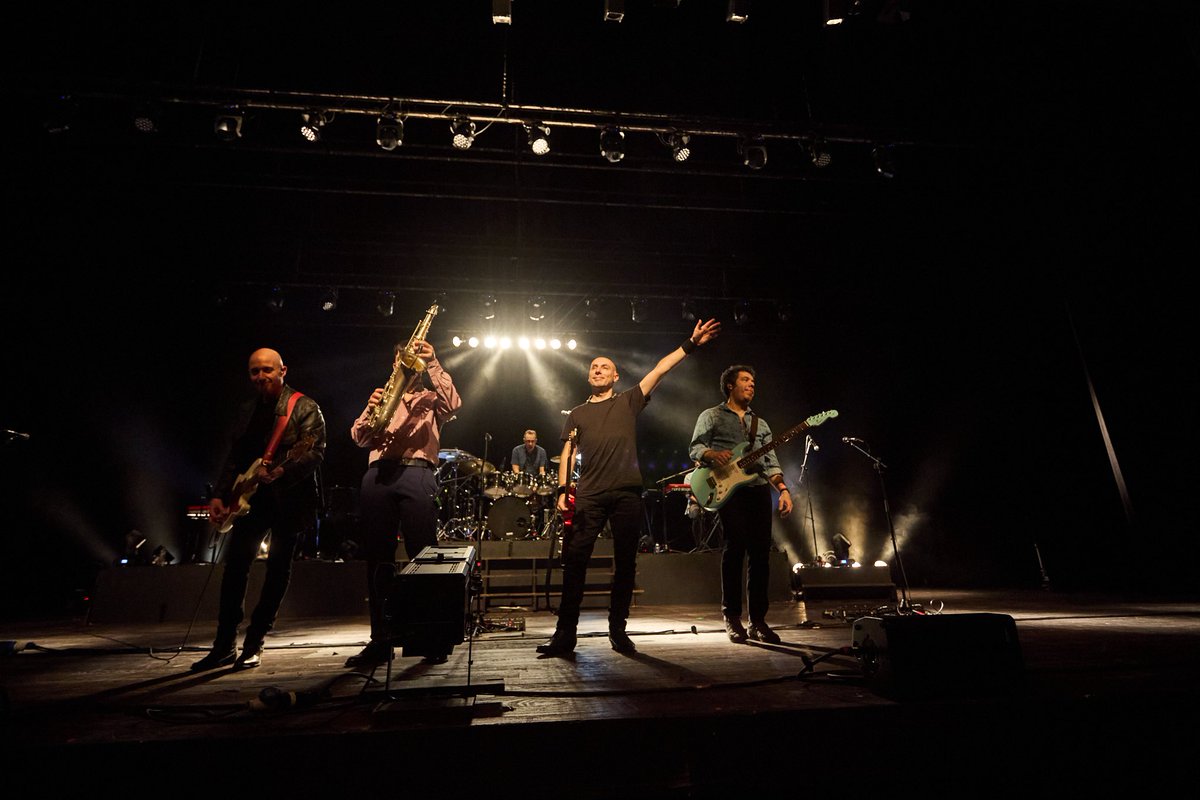 bROTHERS iN bAND tweet media