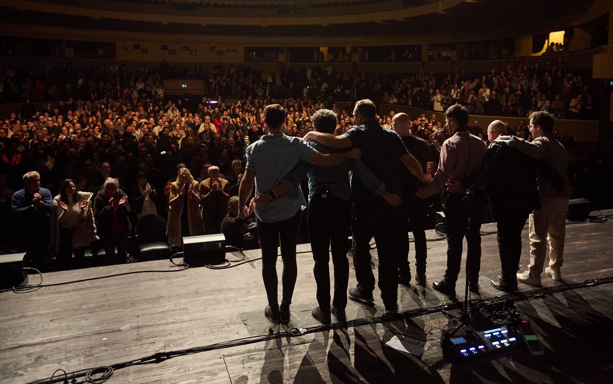 bROTHERS iN bAND tweet media