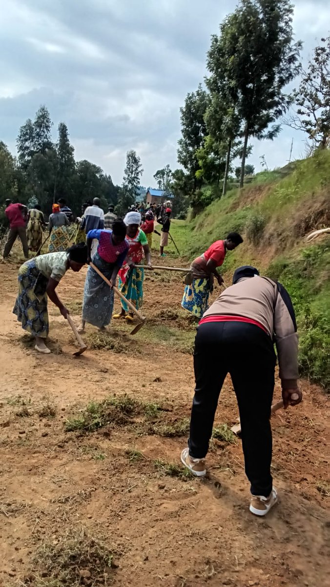 Kuwa 31/1/2026 mu kagari ka Kinishya hakorewe umuganda rusange usoza ukwezi kwa mbere ku rwego rw'umurenge wa Nyankenke. Mu tugari twose hakozwe ibikorwa byo gutunganya imihanda, kubakira abatishoboye n'ibindi.<a href="/RwandaLocalGov/">Ministry of Local Government | Rwanda</a> <a href="/RwandaNorth/">Northern Province/ Rwanda</a> <a href="/GicumbiDistrict/">Gicumbi District</a>