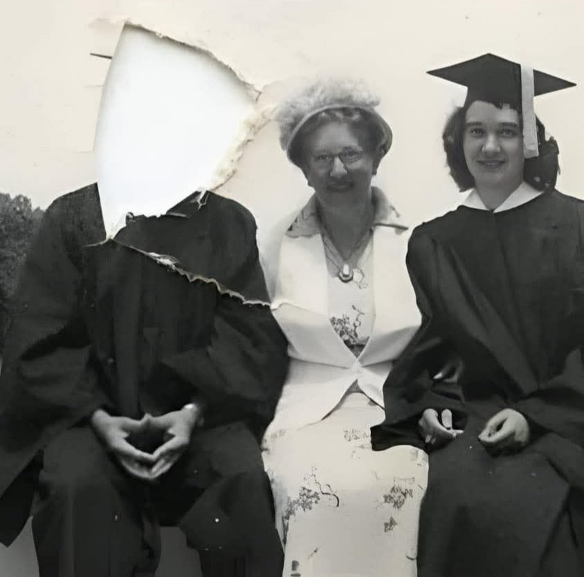 The_Random_Feed's tweet image. Before social media, this is how people used to unfollow others.