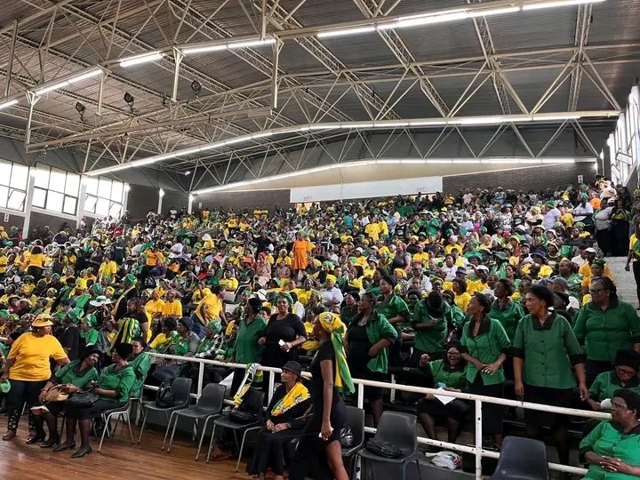 Luvuyo72591244's tweet photo. The People’s Movement🖤💚💛

📍Orient Theatre , East London
Dr WB Rubusana Regional January 8th Celebration

#January8statement
#ThePeoplesMovemen https://t.co/yQlS4zRcwu