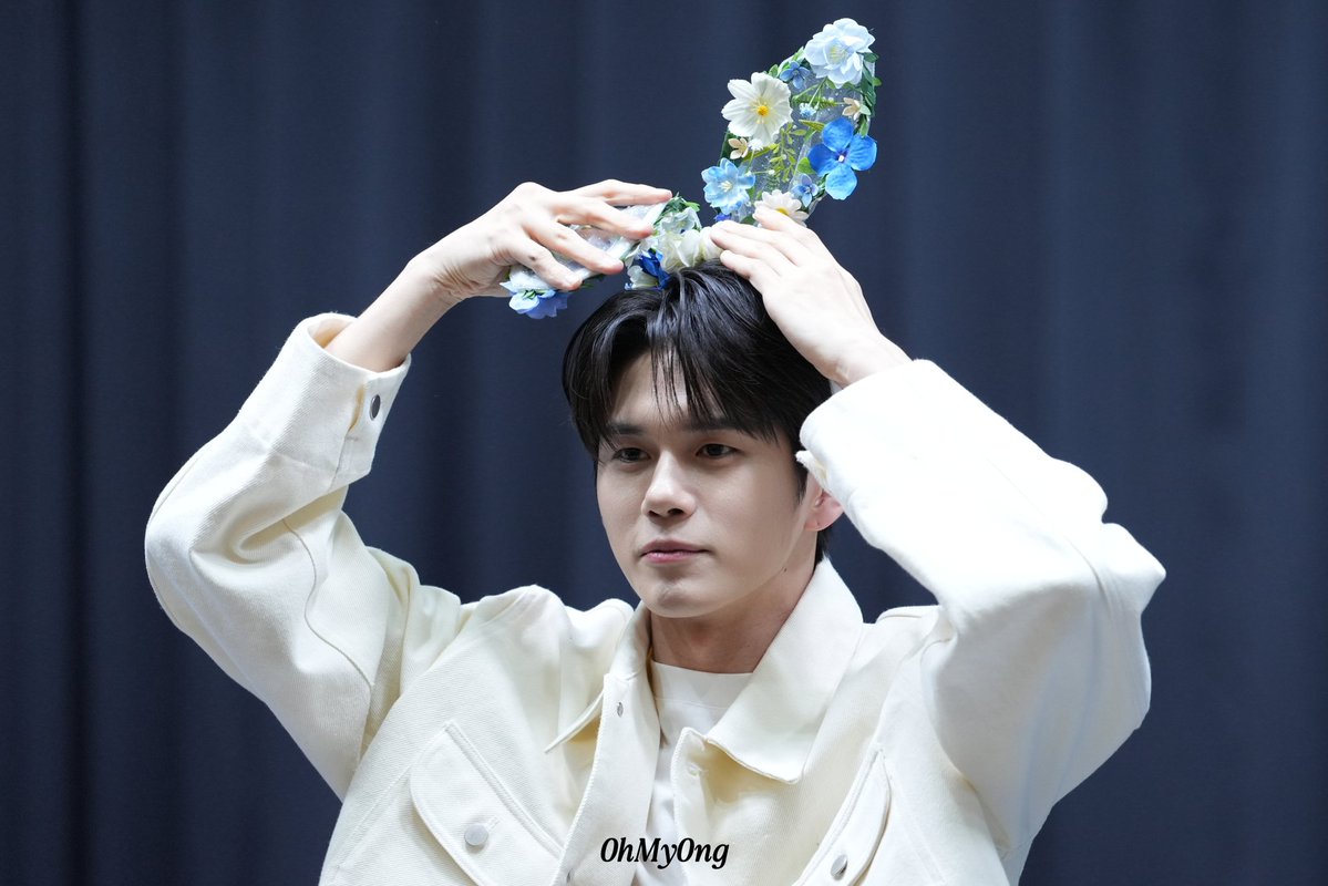 260131 🐰 ears has to be folded 😂
#옹성우 #OngSeongwu