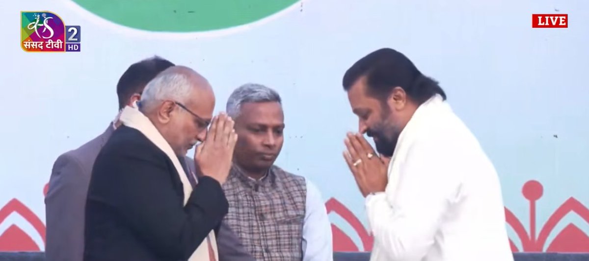 sansad_tv's tweet image. लाल किले में 'भारत पर्व' के समापन समारोह में उपराष्ट्रपति सी. पी. राधाकृष्णन.

@VPIndia #RedFort #BharatParv

Watch Sansad TV 2: youtu.be/EFBgPGe0XSI