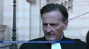 ChLECHEVALIER's tweet photo. DÉCAPITATION de Samuel_PATY

La presse est bien discrète sur le procès en appel des acteurs de la mort de Samuel_PATY...

    - Quels FAITS ?
    - Quelles QUESTIONS ?

I/ RAPPELS

Samuel_PATY donne un cours à des élèves de quatrième sur la liberté d'expression.
Il montre des caricatures de Mahomet, en prenant des précautions vis à vis d'un #Certain_Public...

1/ La fille de Brahim CHNINA, perturbatrice patentée, souvent exclue, N'EST PAS PRÉSENTE au cours !

Pourtant, elle dénonce PATY à son père, pour avoir présenté des photos d'un "homme nu" comme étant le "Prophète".

2/ Brahim CHNINA

Le père de l'élève (absente...) lance une incroyable campagne sur Facebook (dans ce sens là, il n'y a pas censure...).

  - Il diffuse des vidéos de haine et de menaces, notamment relayées par la page Facebook de la mosquée de Pantin.
  - Il porte plainte pour diffusion d'images pornographiques...

3/ Abdelhakim SEFRIOUI, marocain (...), imam islamiste intégriste porte l'affaire à incandescence.

Il se fait recevoir, sans problème, par la Principale et "EXIGE" le licenciement de PATY, en mobilisant beaucoup d'autres parents QueV0usS@vez...

4/ Abdoullakh Anzorov, musulman tchétchène, se rend  à Conflans-Sainte-Honorine.

Il se fait indiquer Samuel_PATY par des élèves QueV0usS@vez, qu'il rétribue.

Il le rattrape dans la rue et :
     * le poignarde à 17 reprises
     * occasionne des plaies de 18 cm de profondeur
     * il ÉVISCÈRE l'enseignant
     * il le DÉCAPITE

 (Bizarrement, notre "presse" évite ces "détails"...)

NB : tué par la police, il est enterré en Tchétchénie, couvert d'éloges par les autorités musulmanes...

II/ QUESTIONS

  - Qu'ont fait le Rectorat, l'Inspection, la Principale ?
                      Ont-il protégé PATY ?

  - Que sont devenus les "collègues" de PATY qui le condamnaient, notamment dans SON collège ?
    (Promotions ? Palmes académiques ??...)

  - Quelles sont les réactions des "syndicats enseignants" face aux actuelles accusations immondes d'un avocat ??

PS : #Samuel_PATY est la deuxième personne décapitée, en France, au nom d'Allah, après Hervé_CORNARA, supplicié en 2015 en Isère, à Saint-Quentin-Fallavier.

Quelles sont les excuses et regrets présentés par la @mosqueedeparis  et son Recteur, le donneur de leçons Chems-Eddine Hafiz ???...

PS 2 : quelle autre religion décapite ceux qui ne lui sont pas "fidèles" ??