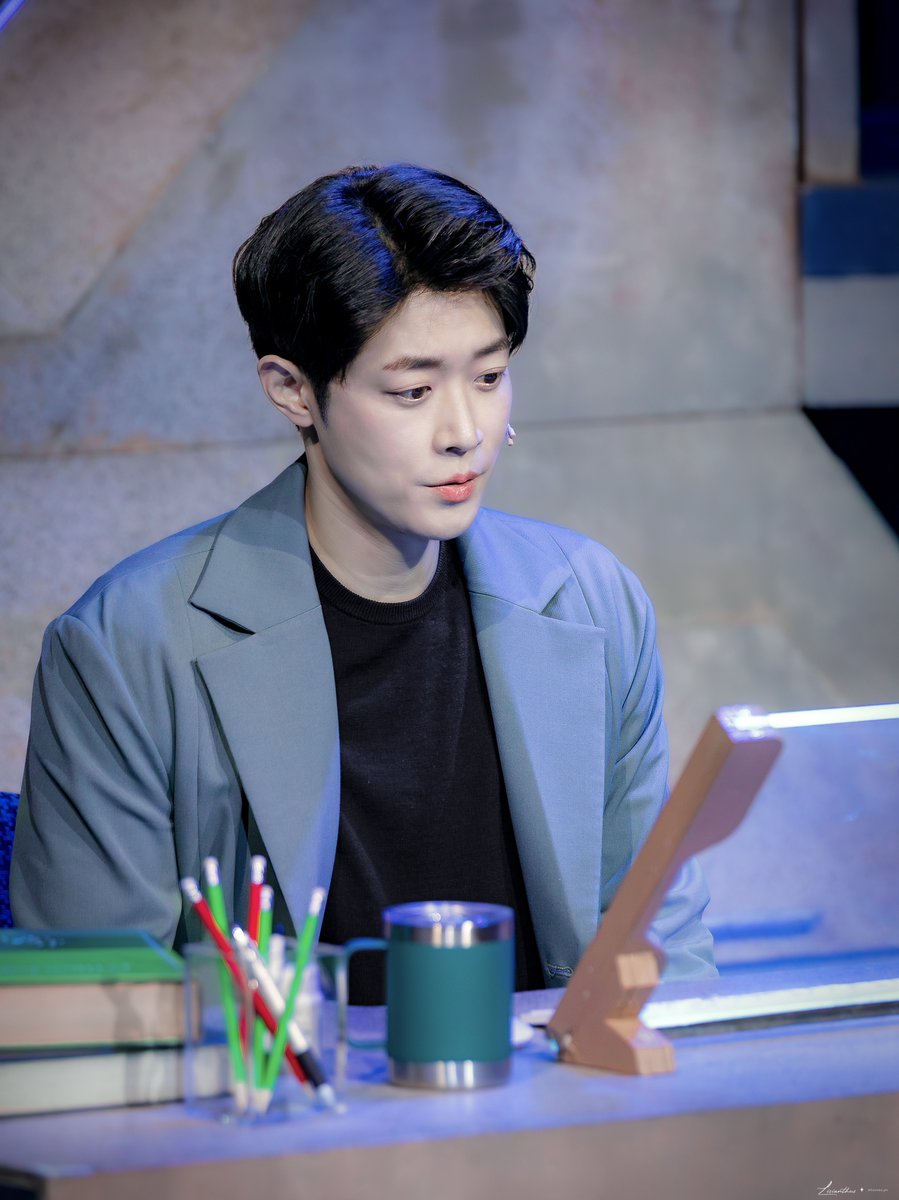 260131(1) 로빈
스페셜 커튼콜 | 로빈에게

로빈 役 #박영수