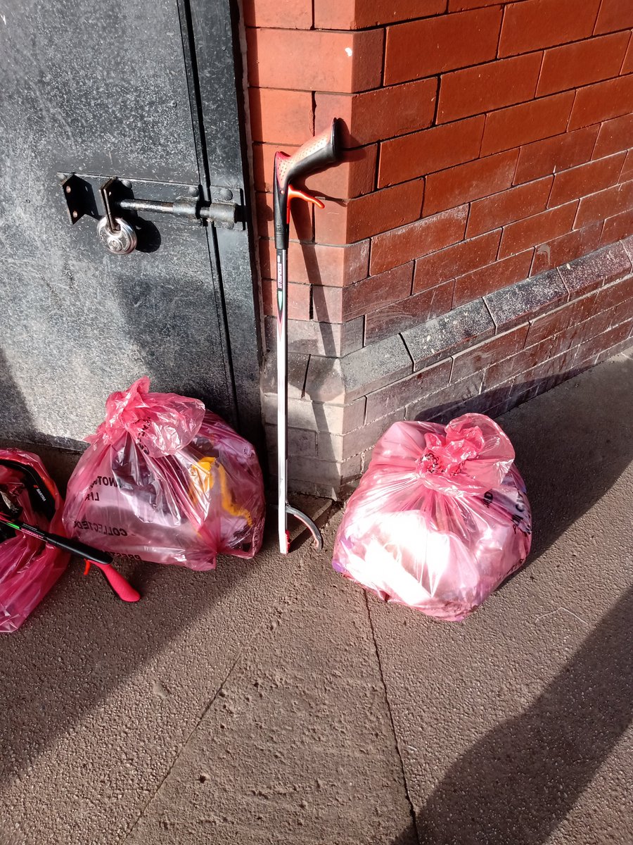 Great to join the Friends of Haslam Park group for some litter picking this morning. Very impressed and grateful for the work they do to keep the community clean.
