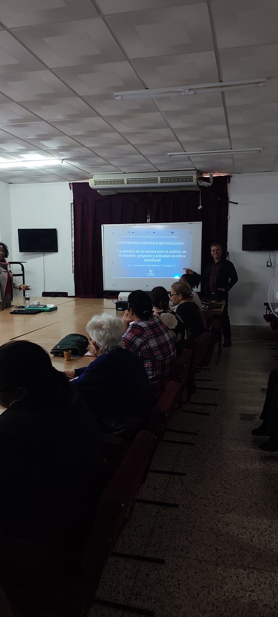 PolledoNoris's tweet photo. Actividad metodológica: La gestión de la carrera para el análisis de la relación proyecto y actividad científica estudiantil. Espacio de integración entre la Dirección de Formación del Profesional y la Dirección de Ciencia Tecnología e Innovación  #VaronaEsLaExcelencia https://t.co/nqrqI0Jf2N