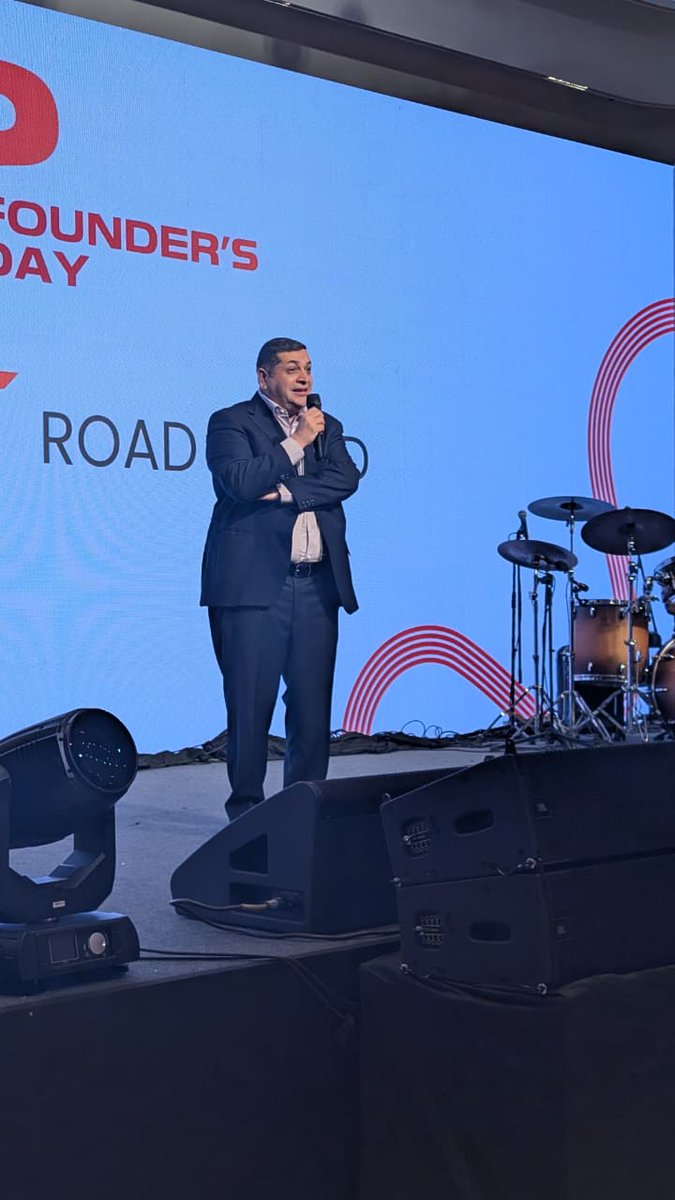 Essar's tweet photo. Essar's Founding Family members, Anshuman Ruia, Rewant Ruia, and Smiti Kanodia, share their reflections and insights during their address at the 42nd Essar Founder's Day.
#FocusOnFuture #EssarFoundersDay https://t.co/e3s3jUDFWe