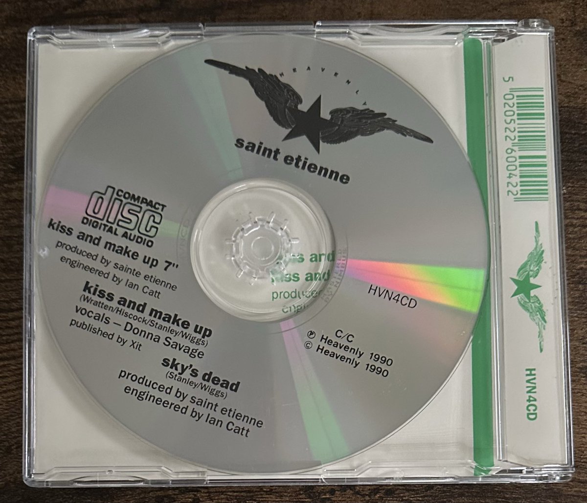 Poplifer73's tweet photo. Saturday CD Singles Haul.
CD singles from Queen ‘Bohemian Rhapsody’ (1991) and Saint Etienne ‘Kiss And Make Up’ (1990)..
#CDSingles #CDs #MusicCollection #CDFinds https://t.co/WizOjZN9zT