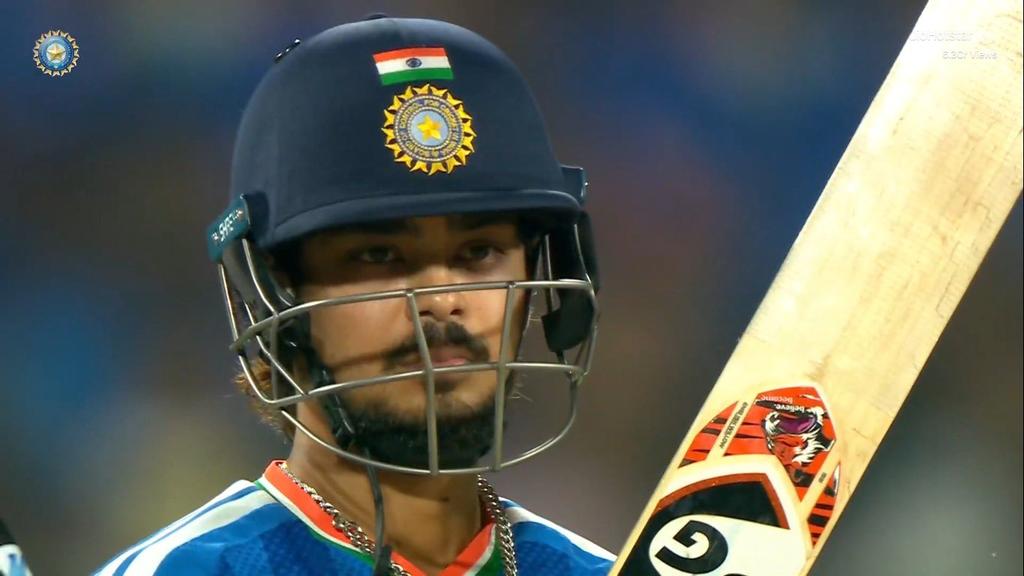 AkshayUpadh007's tweet photo. Nice 100 💯🔥 century 
किशन का तूफान 
🥎🏏
@ishankishan51 https://t.co/A0JxhT3U6q