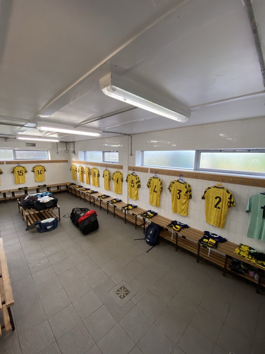 pbplumbing's tweet photo. ⁦@TUFC1899⁩ ⁦@TUacademy_sdc⁩ ⁦@TORQUAYTALK⁩ Swindon ready COYY 💙💛⚽️ https://t.co/C7Zbli9IMb