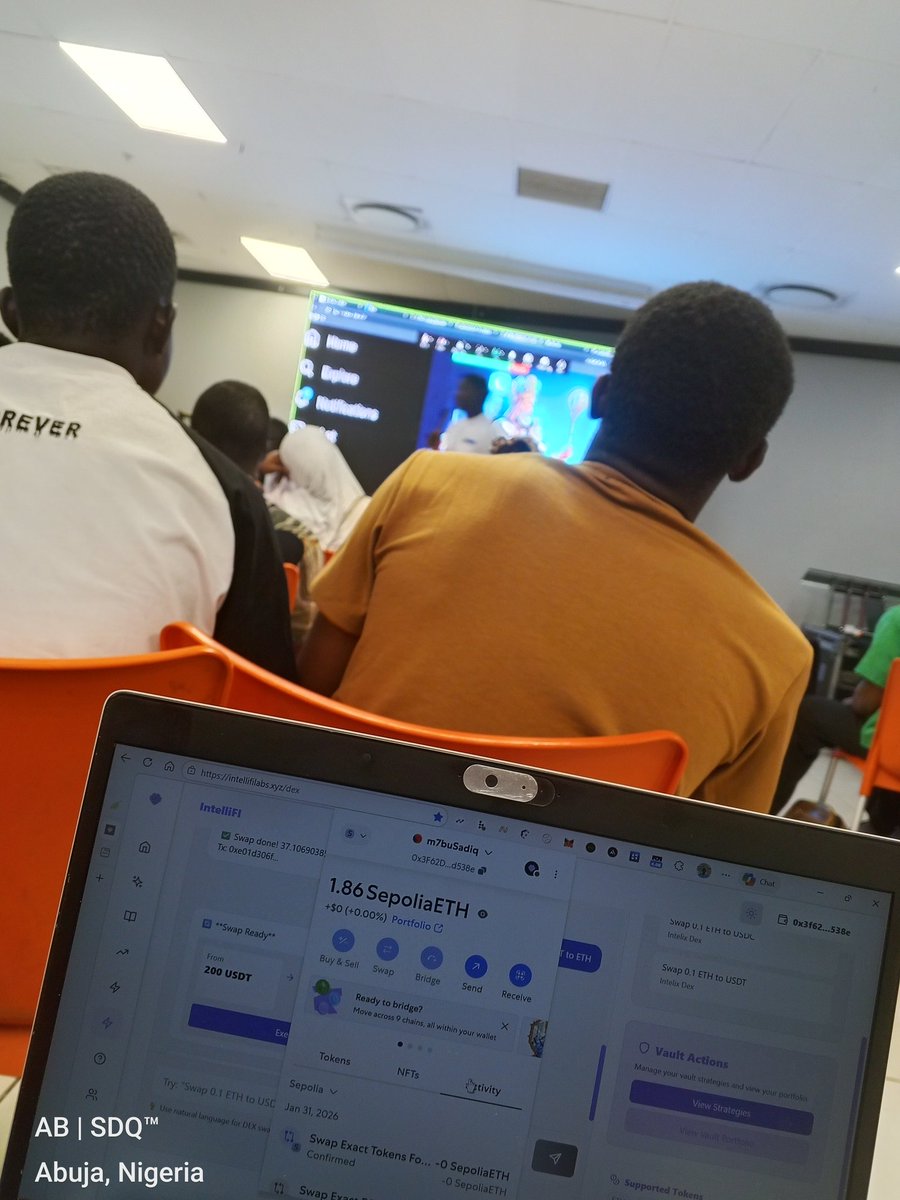 m7buSadiq's tweet photo. Living life and soaking in the weekend vibes at the @base × @BasedWestAfrica meetup 🔥

Big shoutout to the hosts @Web3hubnetwork and @thekinginweb3 for putting together an amazing space to connect, learn, and build with the Web3 community. https://t.co/FH3OmYpa4M