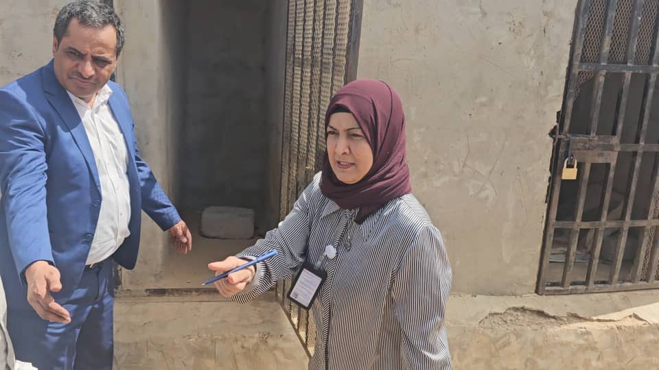 RiyadhAldubai's tweet photo. This is a detention cell on the island of Socotra. It measures no more than half a meter in width and one meter in length. A worker from Ibb Governorate was confined inside this cell for 25 consecutive days. He slept on the floor and was forced to urinate through the metal door to the outside. Examine carefully the size of the concrete block, then imagine your own body confined within this space, not for hours, but for days and weeks.This is not a metaphor. It is a documented reality.This is how areas under Abu Dhabi’s presence were administered: secret prisons, systematic humiliation, and grave violations of human dignity, carried out outside the framework of law and without accountability.
https://t.co/rnQlyZSzgc
@hrw @amnesty @UNHumanRights @volker_turk @volkskrant @EUinYemen @UN_SPExperts 
#Yemen