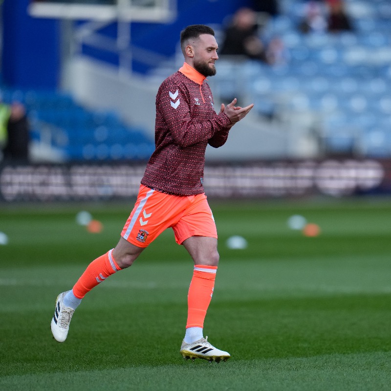 CoventryCityFC's tweet photo. All set. 📈

Kick-off is next. 🔜