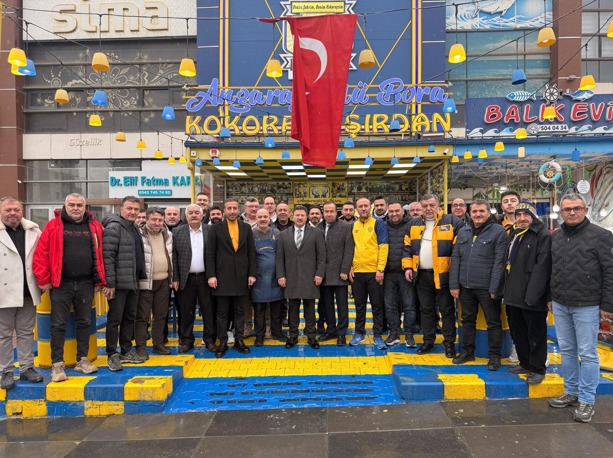 Beyoğlu maçımız öncesinde BADP delegelerimiz ve davetimize icabet eden Onursal Başkanımız Sn. <a href="/MehmetYiginer/">Mehmet Yiğiner</a> ile birlik ve beraberlik yemeğinde bir araya gelerek hasbihal ettik.
Beyoğlu maçını kazanan takımımızı tebrik ediyor, Play-Off yolunda takımıza başarılar diliyoruz. 💛💙