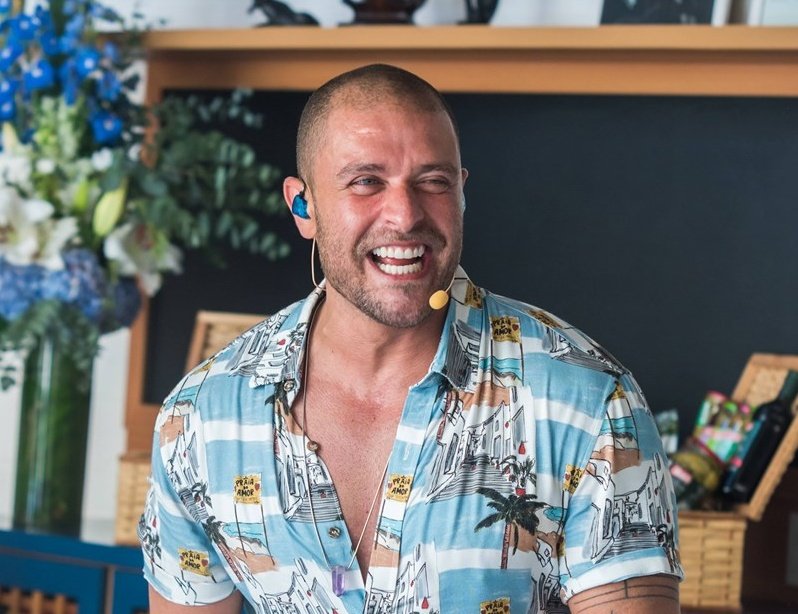 tuittabeck's tweet image. o que rolou com a aparência do diogo nogueira? a skin careca tava melhor