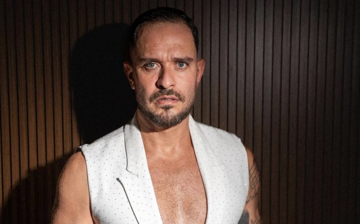 tuittabeck's tweet image. o que rolou com a aparência do diogo nogueira? a skin careca tava melhor