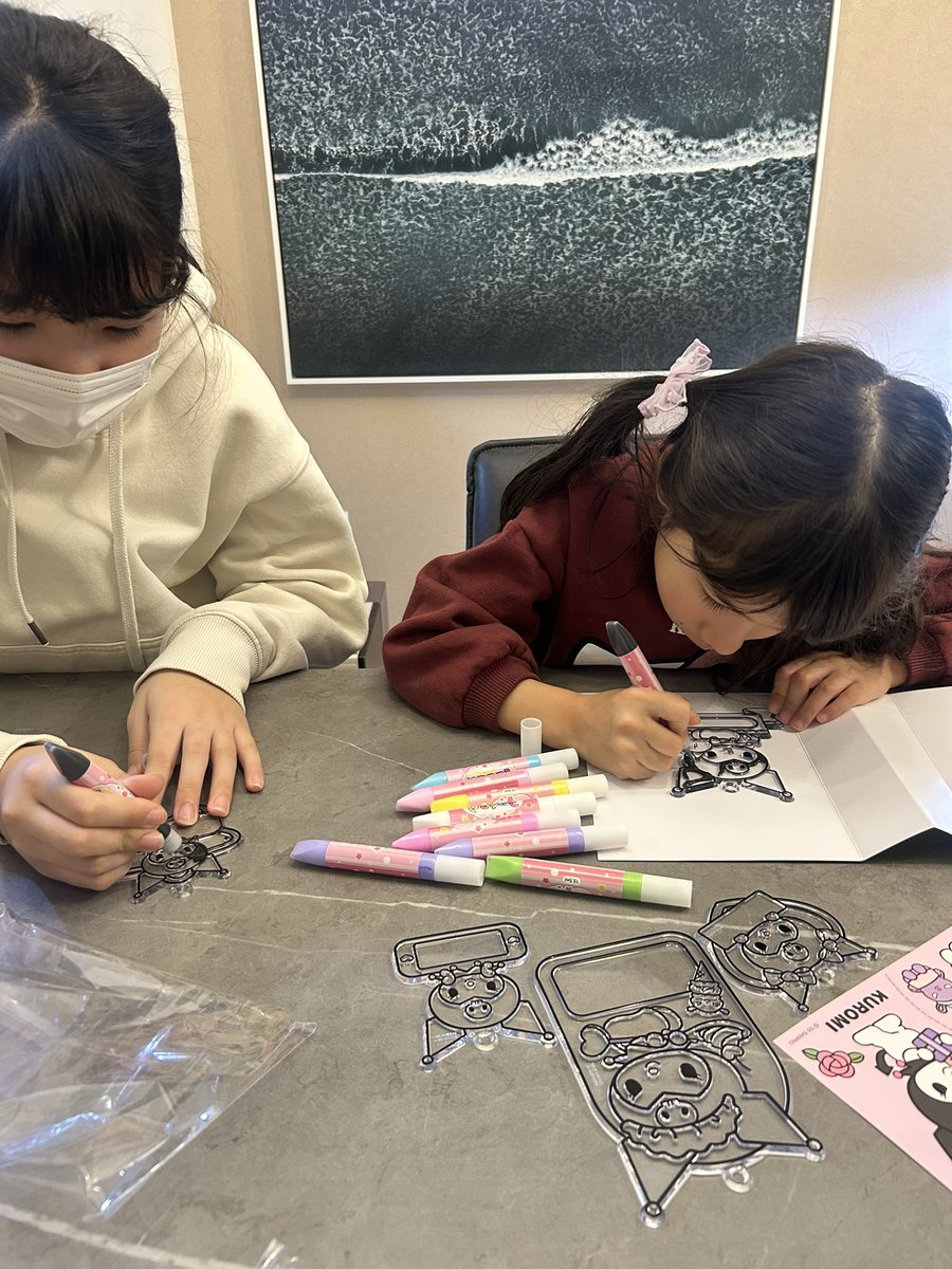 高校からの友達と子供ちゃんとみんなでエッグスシングス🍳その後我が家でキーホルダーやバッジ作り📛✨久しぶりに会えて嬉しかった〜💕トルコのお土産もありがとう😍🙏