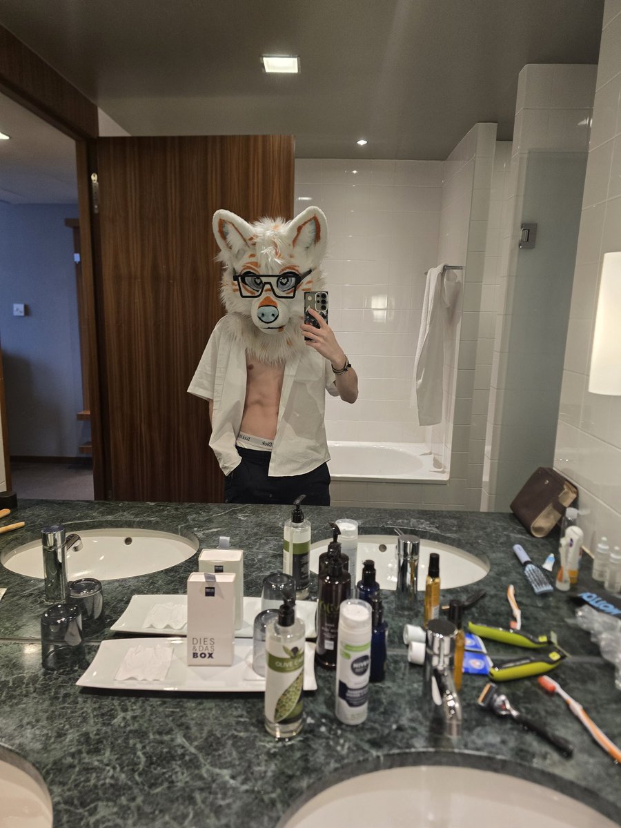 Floppy4k tweet media