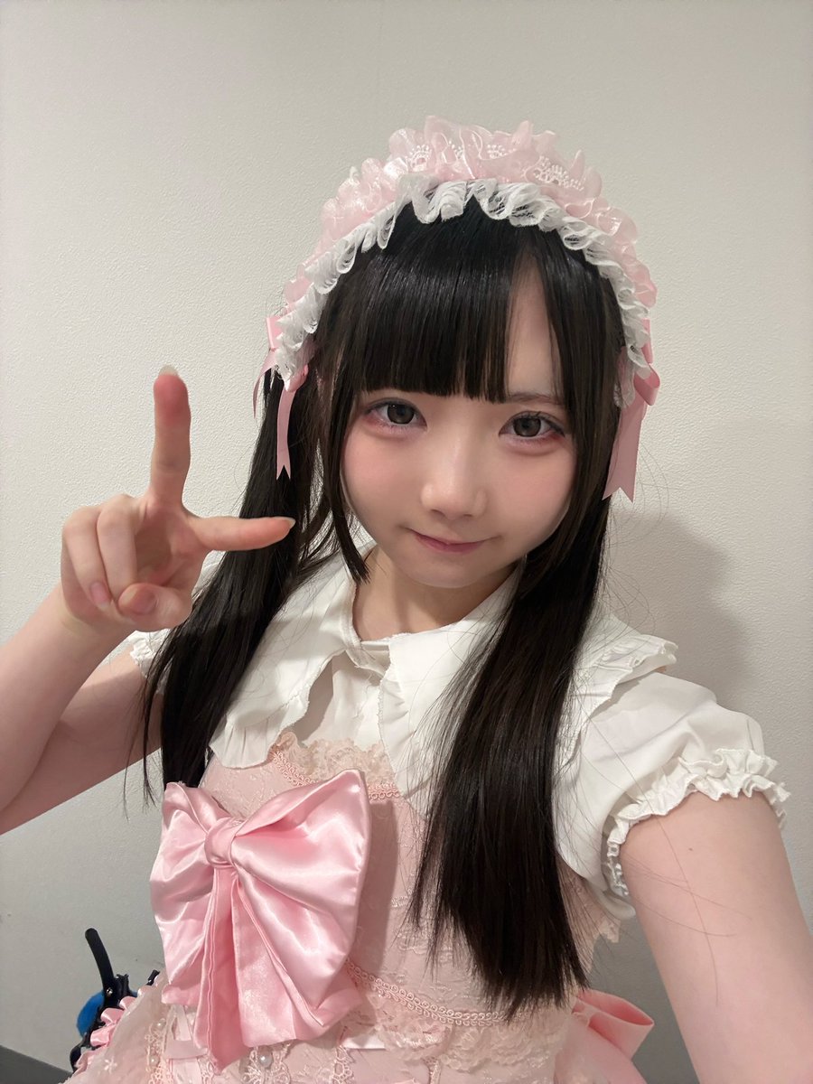 SeeKa IDOL FESTIVAL、ありがとうございました( ᴖ ̫ᴖ )🩷
セトリが珍しくてちょっと不思議な感じだった！ピンクのペンライトもたくさんでうれしかった🎀🧠
最近土日、みんなに会えるのとライブ楽しいからすのい楽しみなの〜🥹💖今日2本もライブあったのに明日もまたみんなに会えるのうれしい！特典た