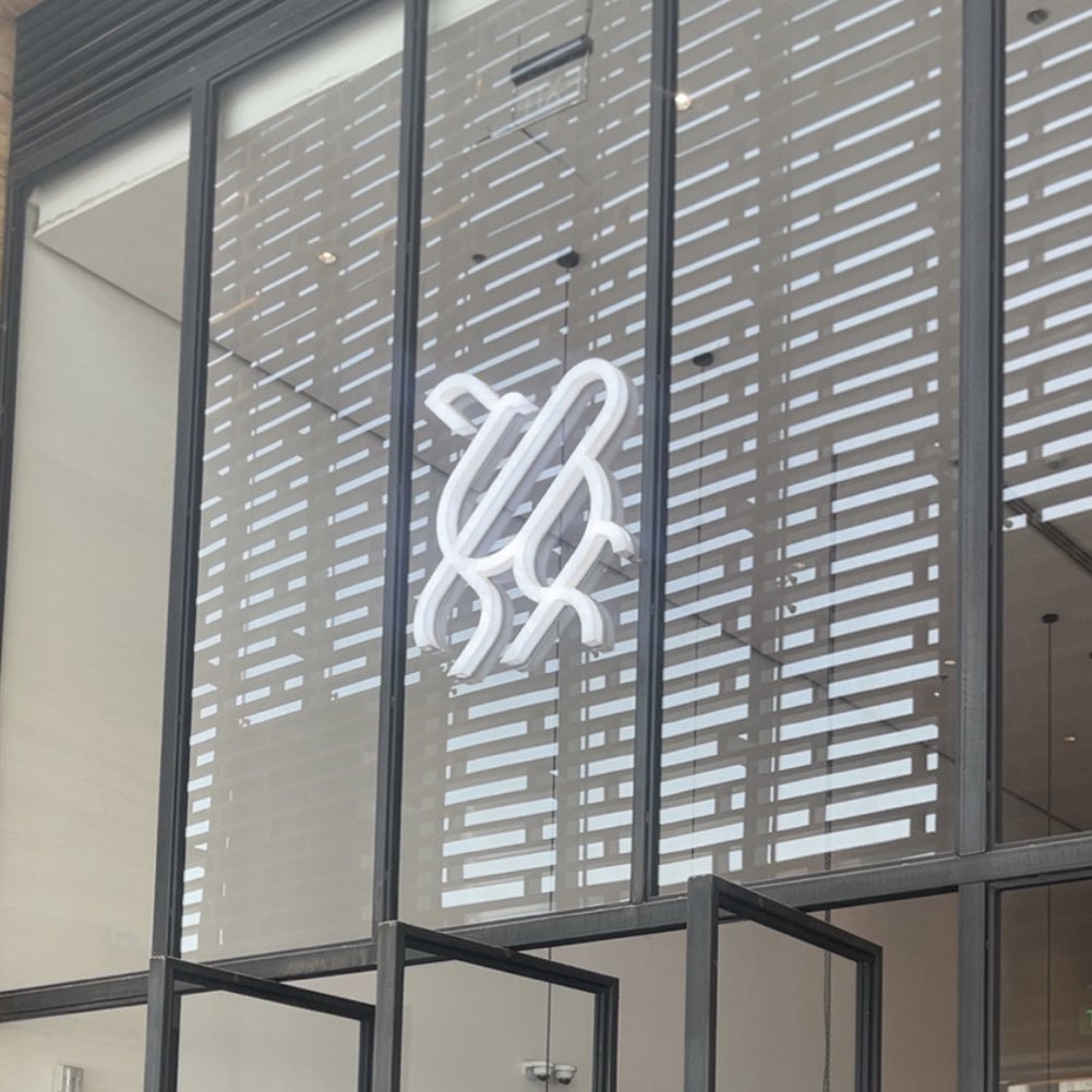 Red Bull gives you wings tweet media