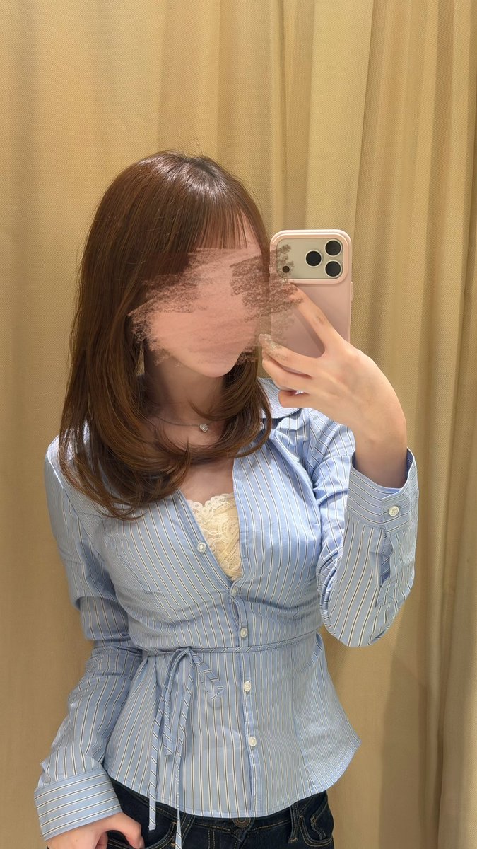 AB_enu's tweet photo. キャミはSHEINなんだけど青のシャツの中に着ると色味の組み合わせがほんと可愛くてお気に入り🎶 https://t.co/lBda2sR9VZ