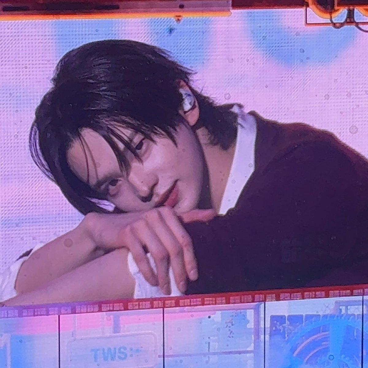 soursainte's tweet image. Why are you so girlfriend