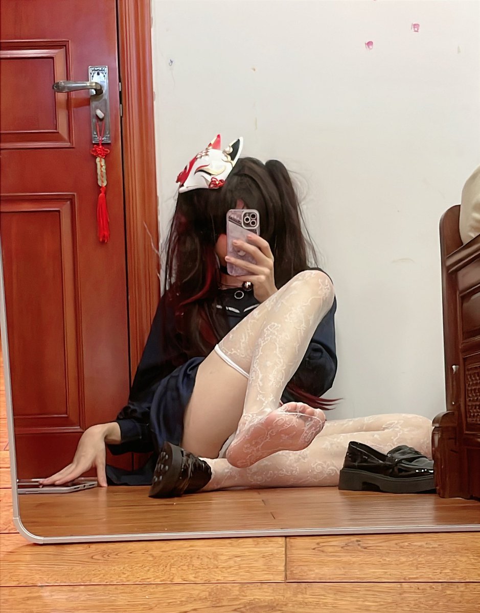 #男娘 #男の娘 #伪娘 #cosplay
夕阳下的你有着夕阳的头发
望着来来往往的人群，在来来往往的日子里（注意保暖⁽⁽ଘ( ˙꒳˙ )ଓ⁾⁾