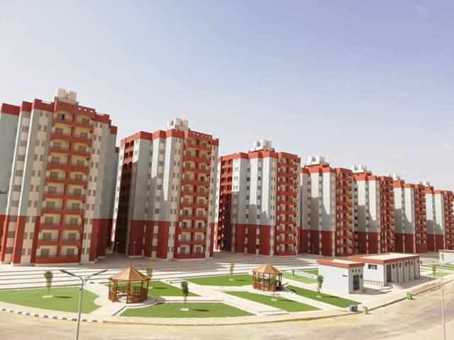 ghadaa211's tweet photo. @AbdelhakWahhabi @drzawba قبور  ايه اللى بنعيش فيها ده  انت تفكيرك  قديم اوى
اللى بتتكلم عنه  وبتقول  تافه  نقل المصريين  اللى فى العشوائيات  لمدن جديدة https://t.co/bi67D1QhE8