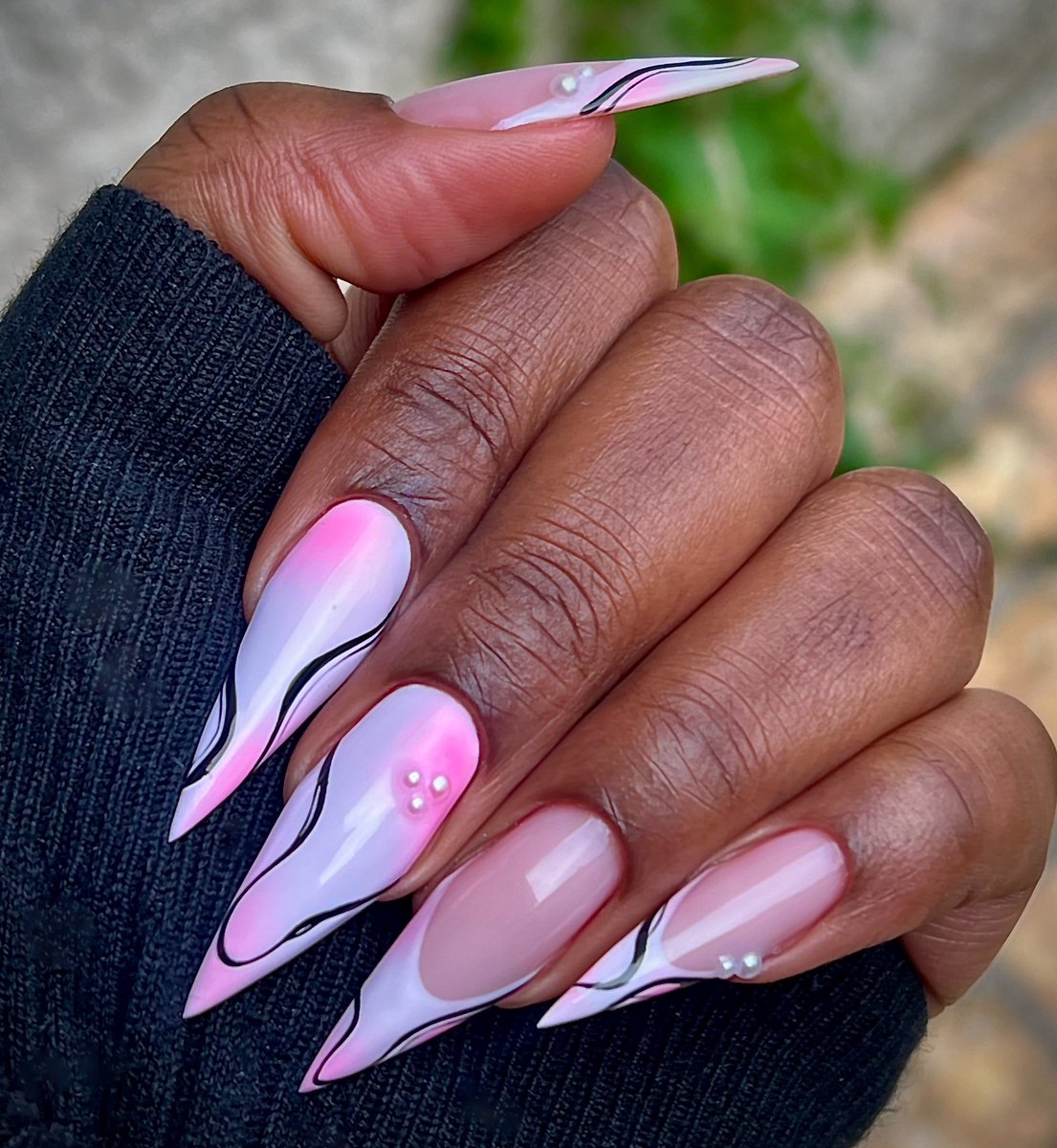 J’ai dit à ma prothésiste « fais ce que tu veux j’ai pas d’idée » donc elle m’a fait une petite pose abstraite